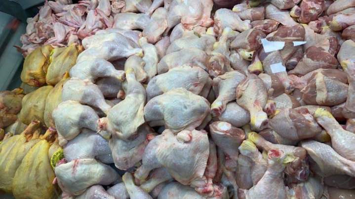 Pièces de poulets crus Nice